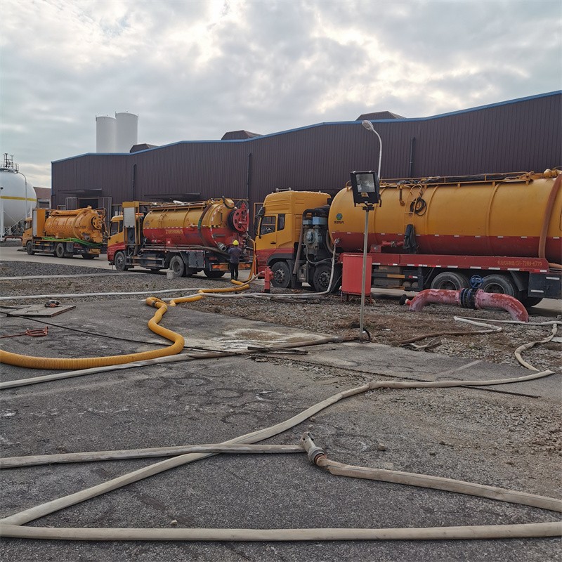 木兰污水池清理